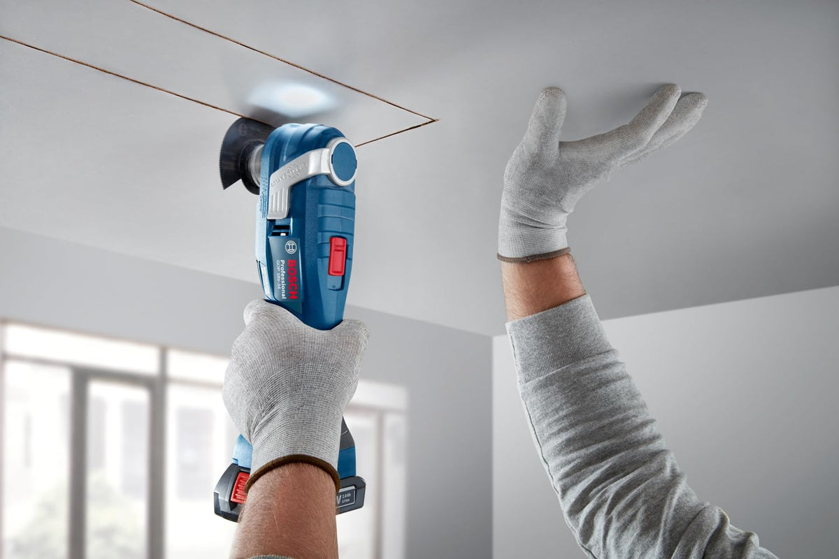 Bosch Professional 18V System Akku Multi-Cutter GOP 18V-34 (Vibration Control, inkl. mehrere Sägeblätter, 1x Schleifplatte, 5x Schleifblatt, 5x Zubehör, L-BOXX, ohne Akku/ Ladegerät)